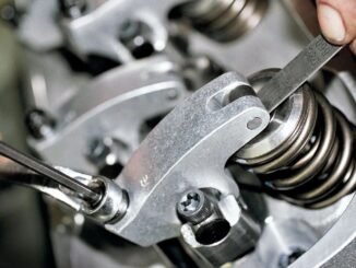 Setting valve lash with roller rockers
