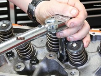 Using torque wrench to torque head bolts